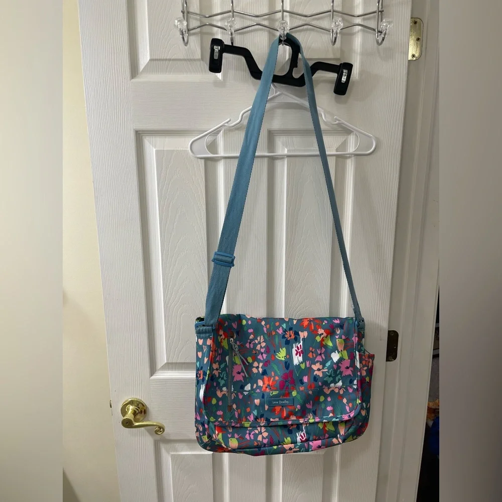 Vera Bradley Floral Laptop Crossbody Bag in Teal Multicolor